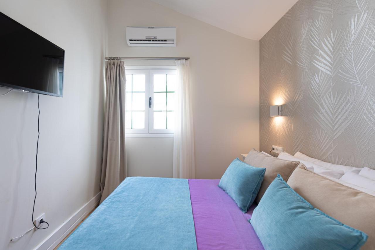 Homeforguest Modern And New Beachfront Apartment Ла Олива Екстериор снимка