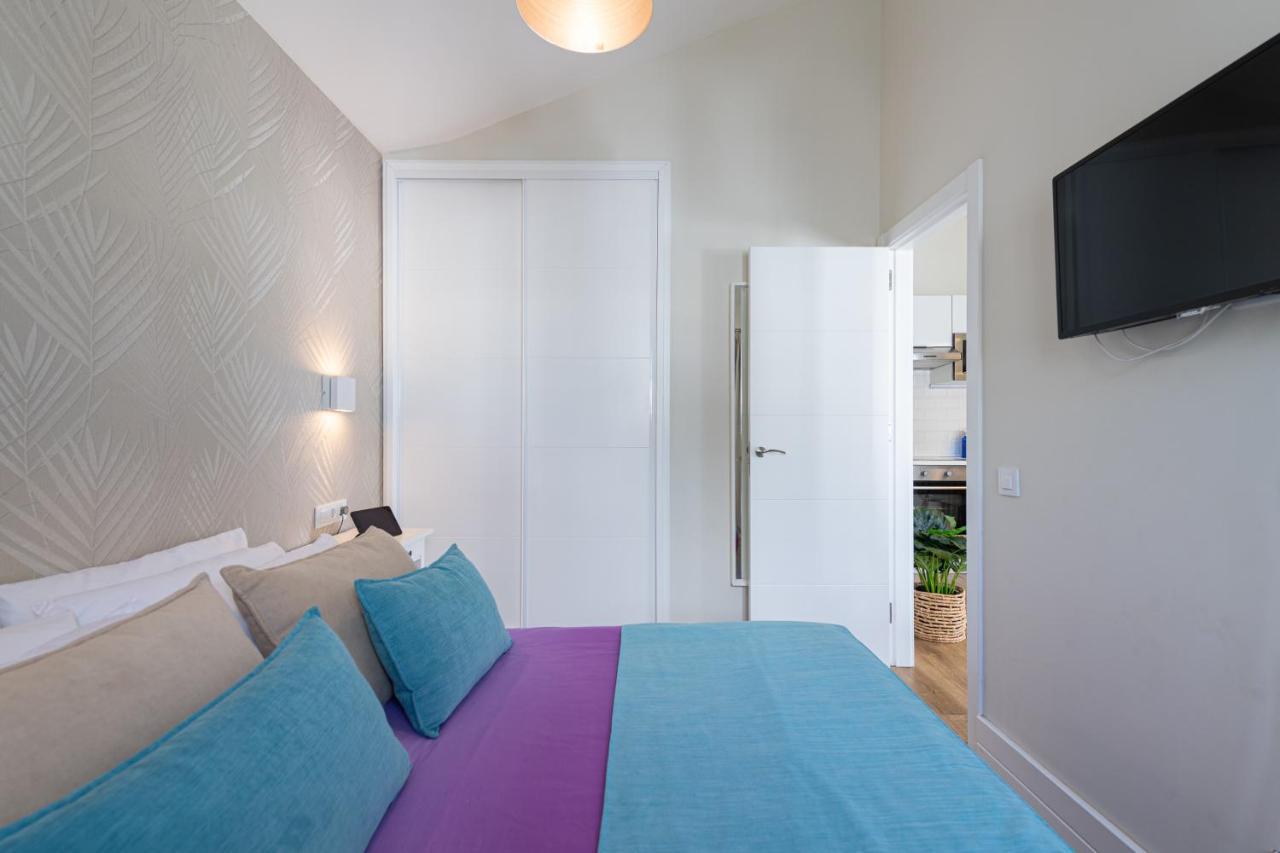 Homeforguest Modern And New Beachfront Apartment Ла Олива Екстериор снимка