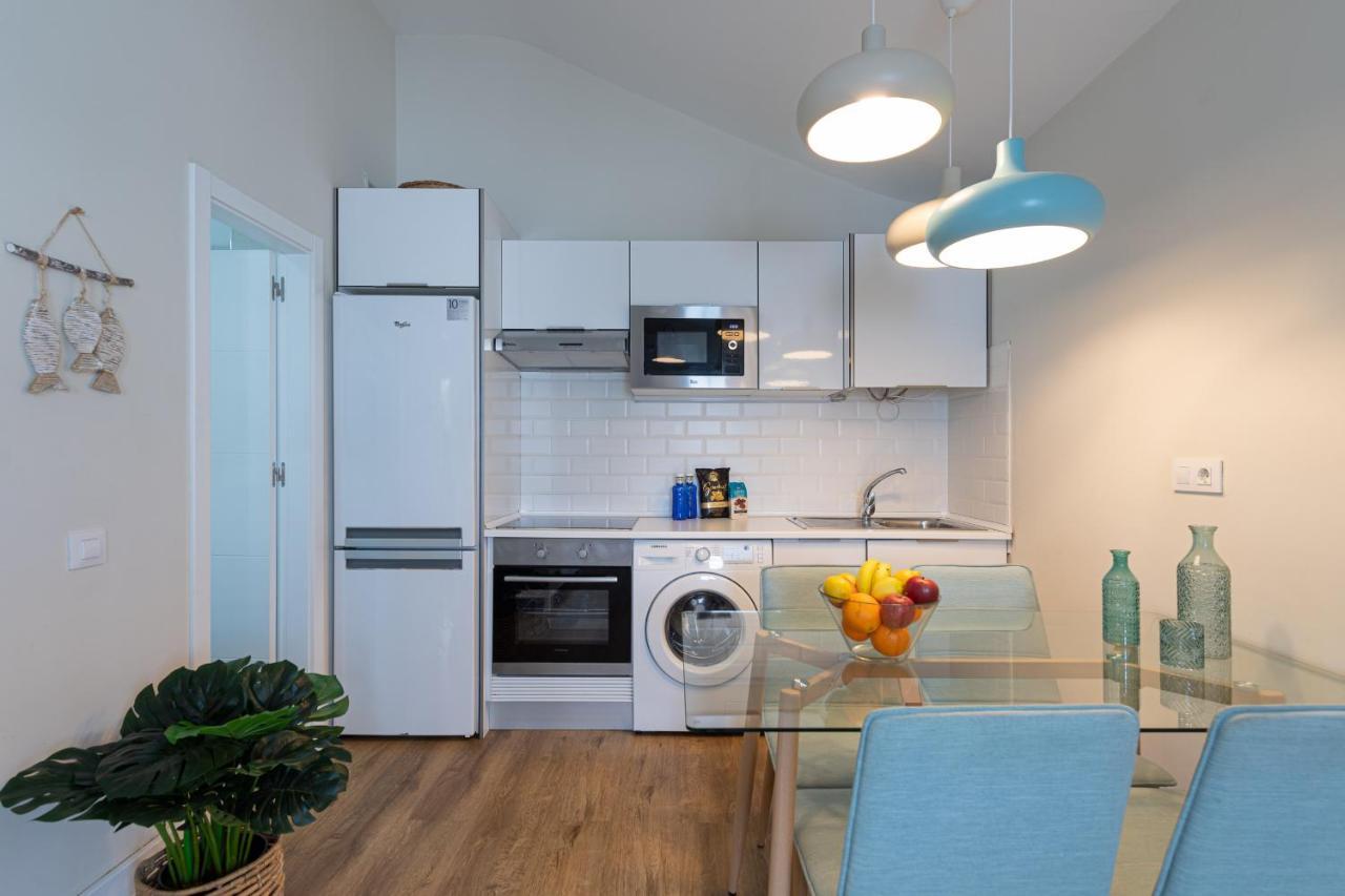 Homeforguest Modern And New Beachfront Apartment Ла Олива Екстериор снимка