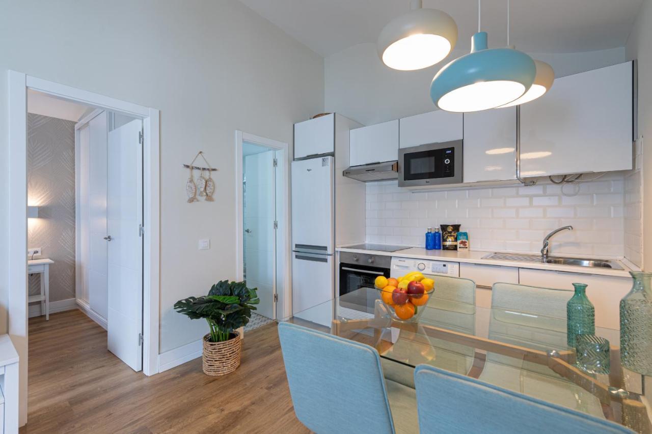 Homeforguest Modern And New Beachfront Apartment Ла Олива Екстериор снимка